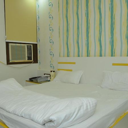 Hotel Paradise Inn Auraiya Eksteriør billede