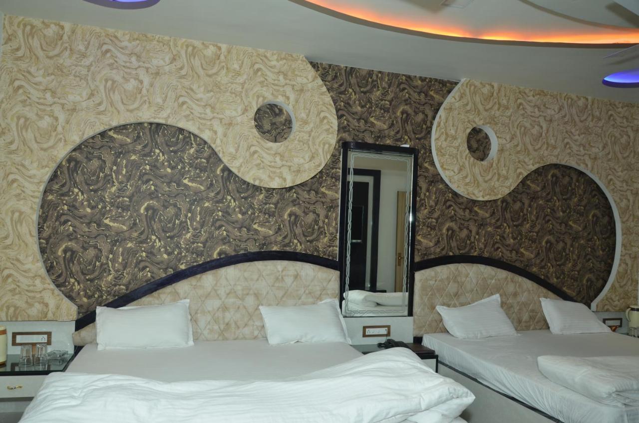 Hotel Paradise Inn Auraiya Eksteriør billede